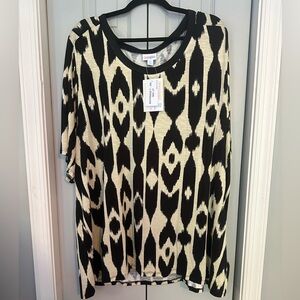 Black and cream Lularoe Boyfriend T- 2x